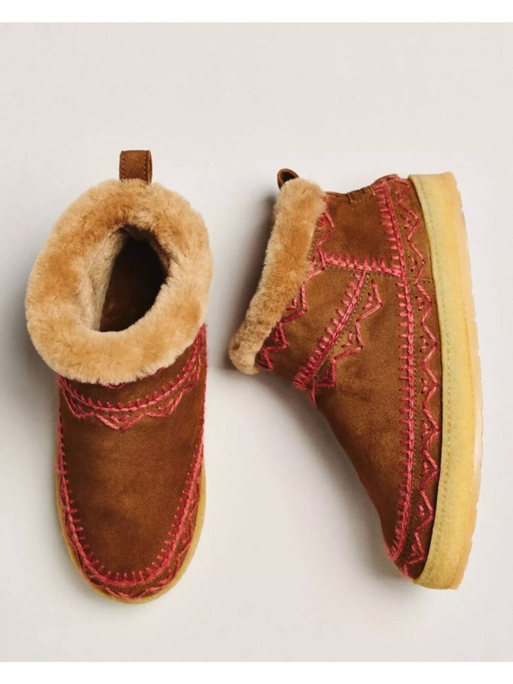 NEW Laidback London Embroidered Genuine Shearling Boots Cozy Boho Warm Womens 8